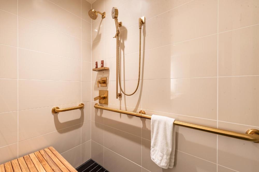 Studio with Two Queen Beds - Mobility Accessible w/ Roll-in Shower interior